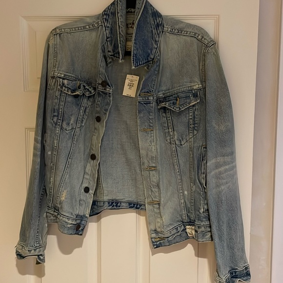 NWT Abercombie and Fitch Vintage Jean jacket in size small - Picture 1 of 5